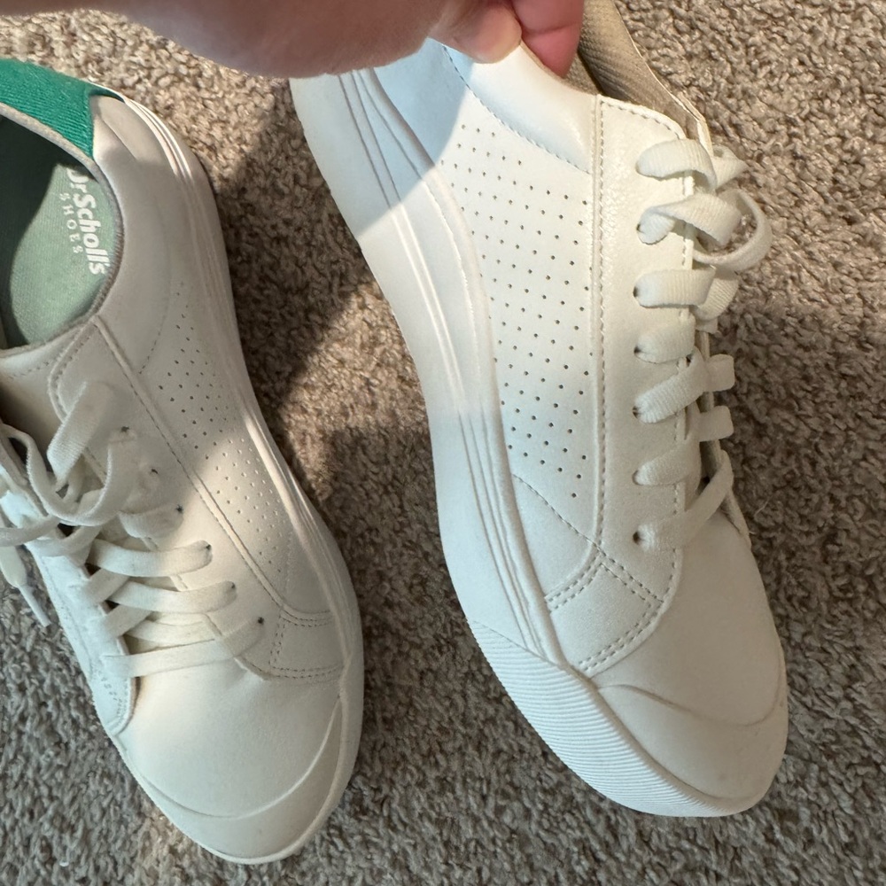 Dr. Scholl's White Sneakers NWOT - Picture 5 of 8